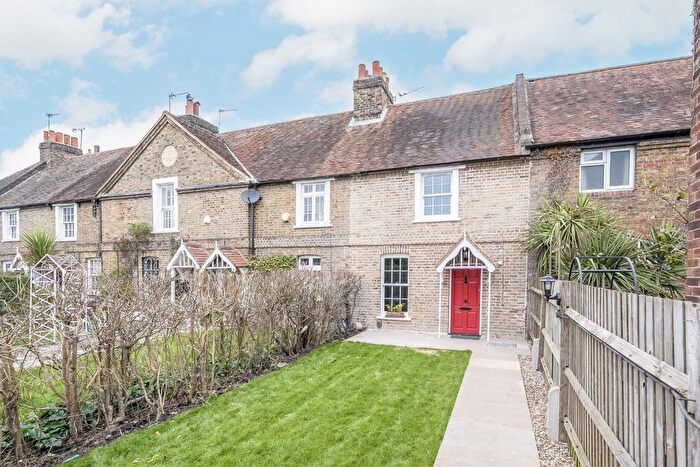 2 Bedroom Terraced House To Rent In Springfield Grove, Lower Sunbury, TW16