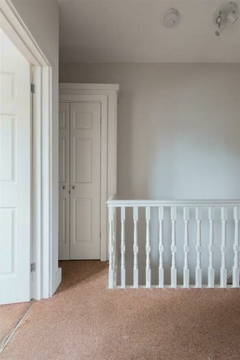 2 Bedroom Flat To Rent In Dames Road, Forest Gate, E7