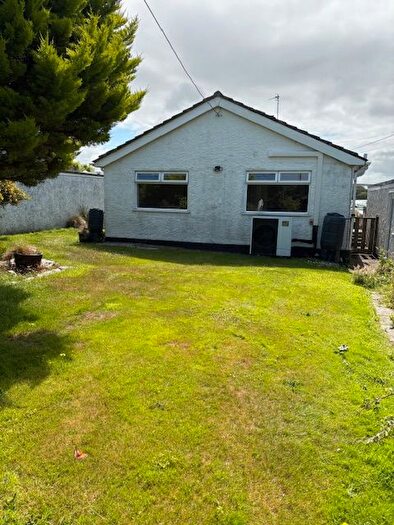 3 Bedroom Bungalow To Rent In Pont Dronwy, Holyhead, LL65