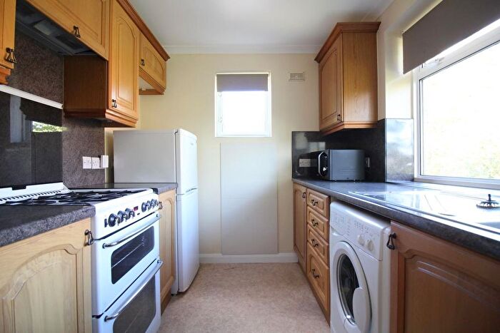 2 Bedroom Flat To Rent In Ravenswood Gardens, Isleworth, TW7