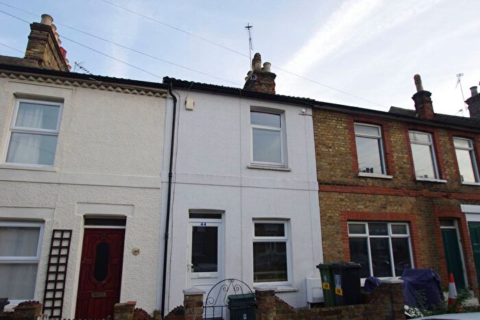 2 Bedroom Terraced House To Rent In Sutton Road, Watford, WD17