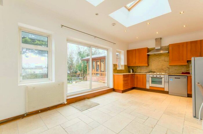 3 Bedroom House To Rent In Chandos Avenue, Southgate, London, N14