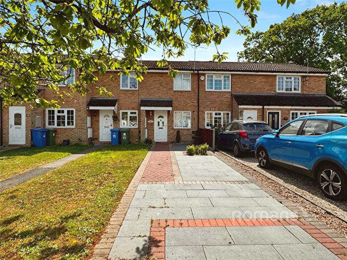 2 Bedroom Terraced House For Sale In May Close, Owlsmoor, Sandhurst, GU47