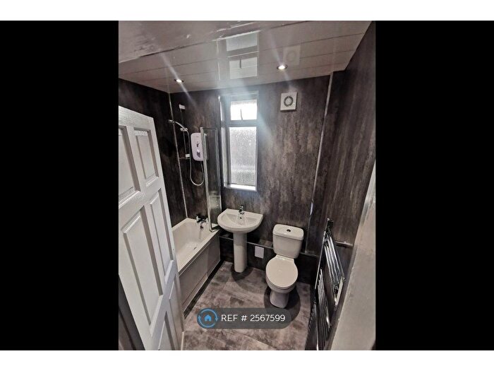 2 Bedroom Flat To Rent In Ballantrae Road, Dundee, DD4