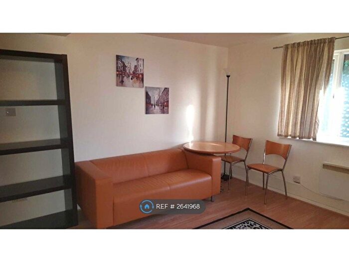 Studio To Rent In London, London, E16