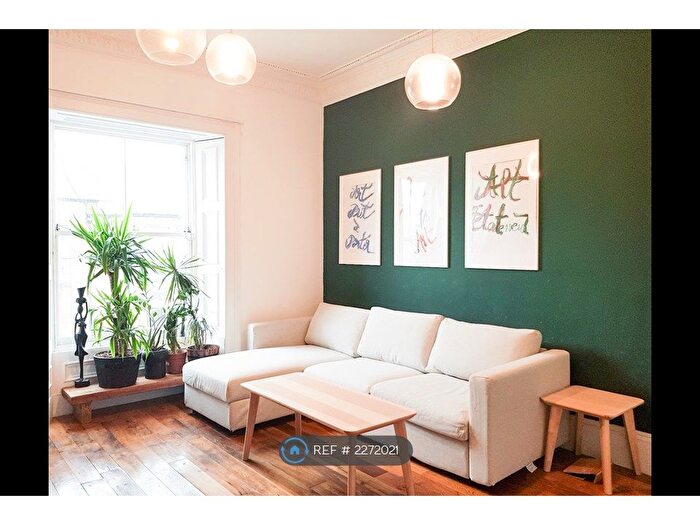 2 Bedroom Flat To Rent In Morningside Road, Edinburgh, EH10