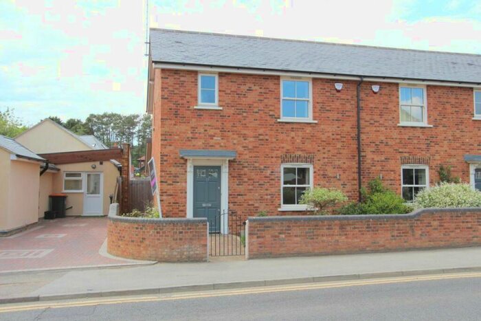 2 Bedroom House To Rent In Village Of Heath & Reach, LU7