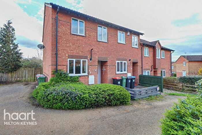 2 Bedroom End Of Terrace House For Sale In Hexham Gardens, Milton Keynes, MK3