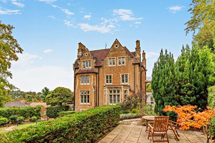 3 Bedroom Flat For Sale In Guildown Road, Guildford, Surrey, GU2
