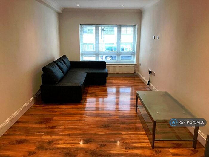 1 Bedroom Flat To Rent In Stoke Gardens, Slough, SL1