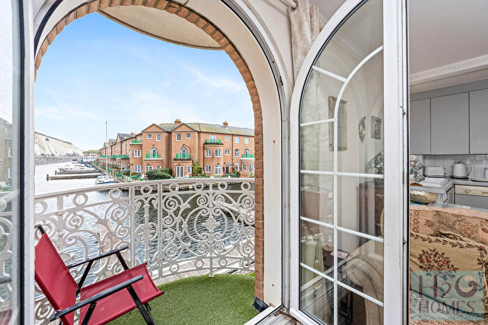 2 Bedroom Apartment For Sale In Mariner's Quay, Brighton Marina Village, Brighton, BN2