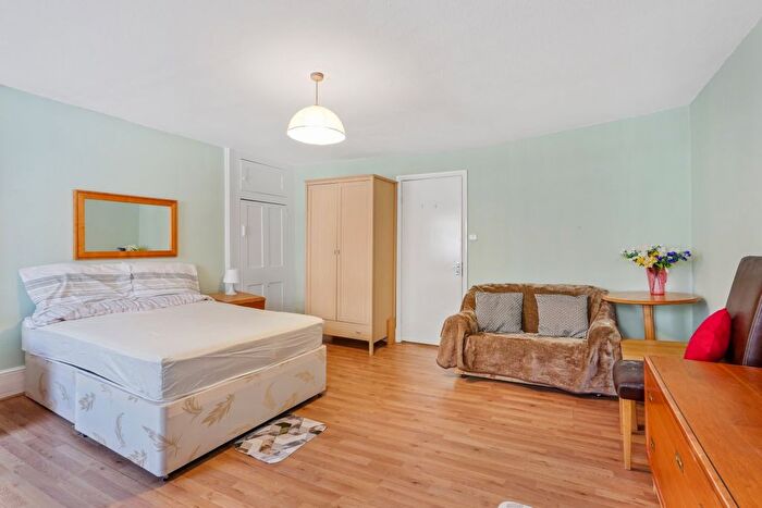 Studio To Rent In New Quebec Street, London, W1H