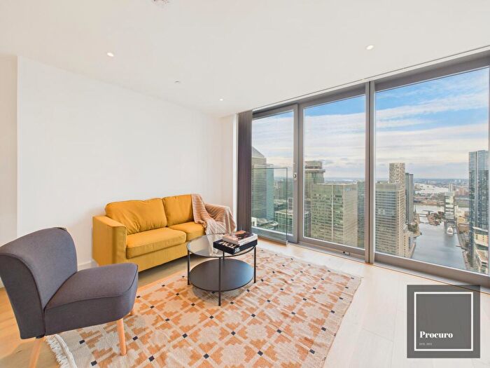 Apartment To Rent In Landmark Pinnacle, Marsh Wall, London, E14