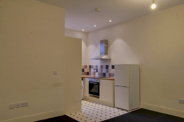 1 Bedroom Flat To Rent In Lea Bridge Road, Walthamstow, London, E17