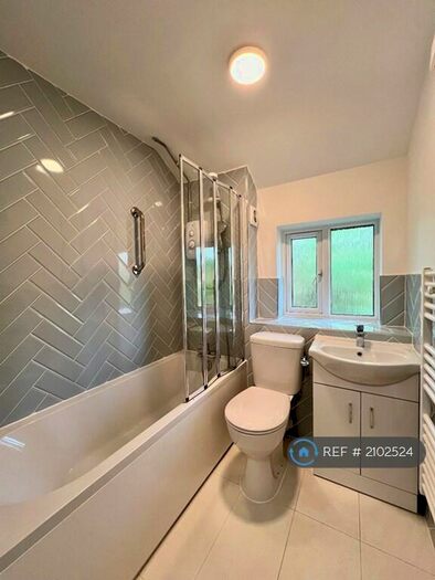 1 Bedroom Flat To Rent In Greenacres, Barnet, EN4