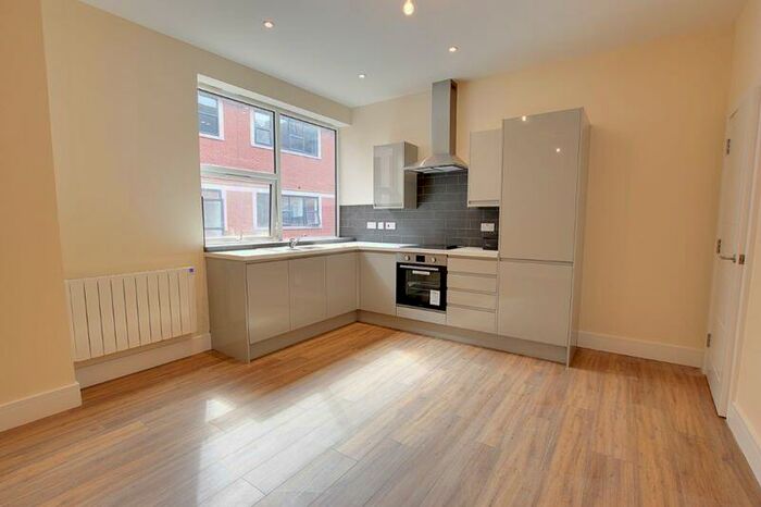 2 Bedroom Flat To Rent In The Pavillions, Trowbridge, BA14