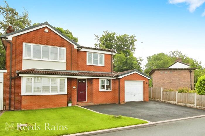 4 Bedroom Link Detached House For Sale In Ecton Avenue, Macclesfield, Cheshire, SK10