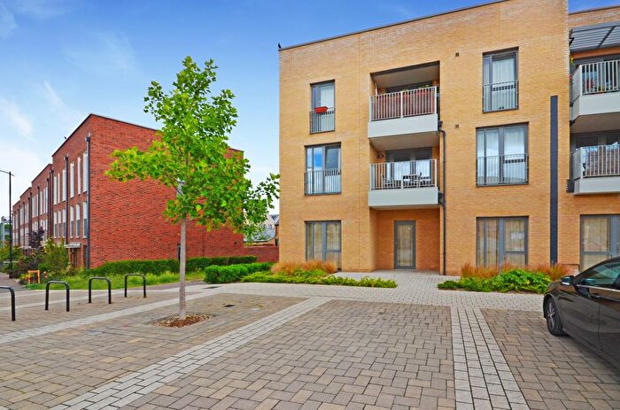 2 Bedroom Flat To Rent In Berwick Place, Trumpington, Cambridge, CB2