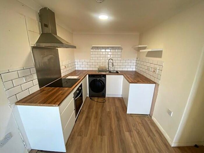 2 Bedroom Flat To Rent In Glan Rhymni, Splott, Cardiff, CF24