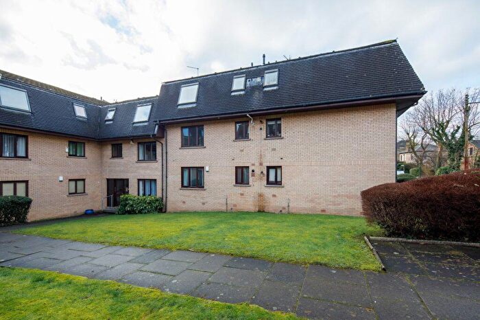 3 Bedroom Flat For Sale In Shawhill Road, Shawlands, G41
