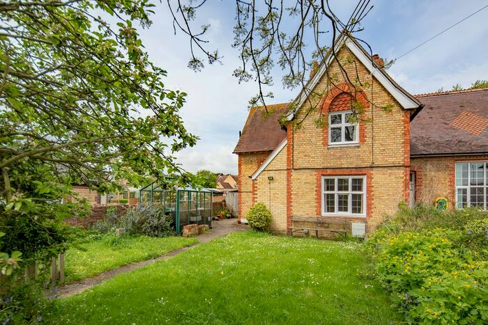 3 Bedroom Semi-Detached House To Rent In Merton Road, Ambrosden, Bicester, OX25
