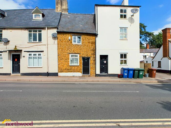 2 Bedroom Terraced House To Rent In West Bar Street, Banbury, OX16