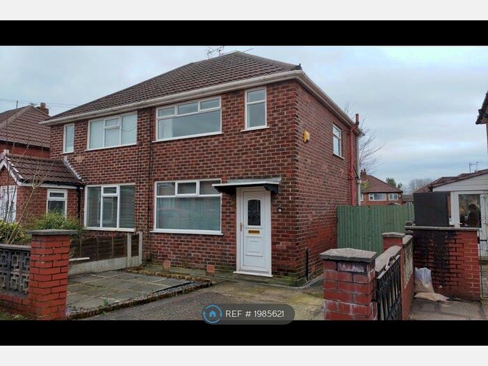 2 Bedroom Semi-Detached House To Rent In Lines Road, Droylsden, Manchester, M43