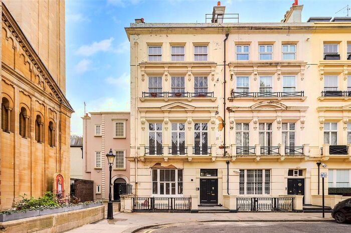 Studio To Rent In Ennismore Gardens, Knightsbridge, SW7