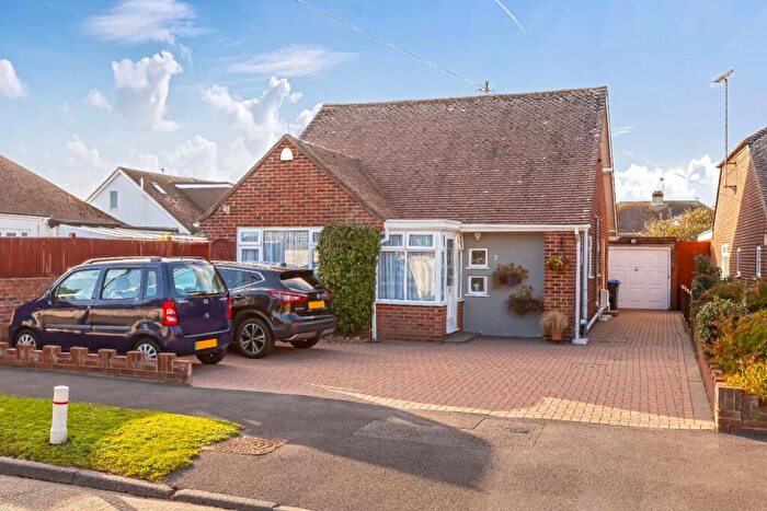 3 Bedroom Detached Bungalow For Sale In Seaside Close, Lancing, BN15