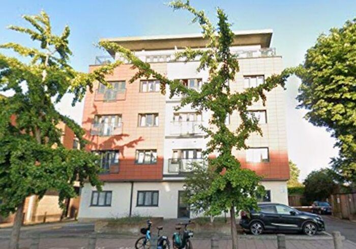 1 Bedroom Flat For Sale In Flat A, London Road, Mitcham, Merton, CR4
