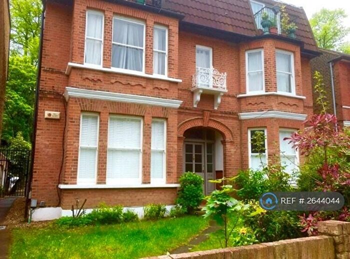 2 Bedroom Flat To Rent In Norwood, London, SE19