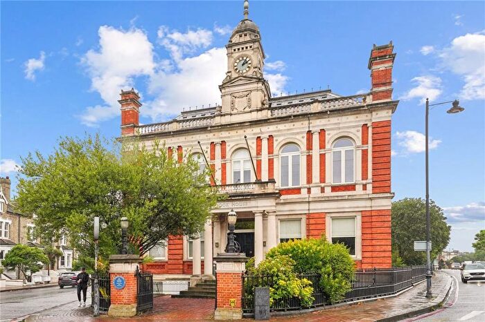 2 Bedroom Flat For Sale In East Hill, Wandsworth Town, SW18