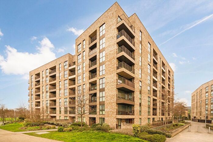 2 Bedroom Flat For Sale In Lakeside Drive, Park Royal, NW10