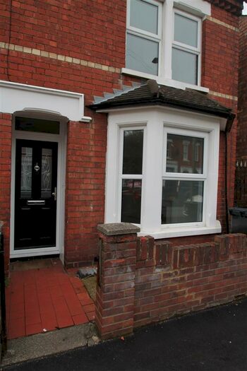 2 Bedroom Terraced House To Rent In George Street, Castle Road, MK40