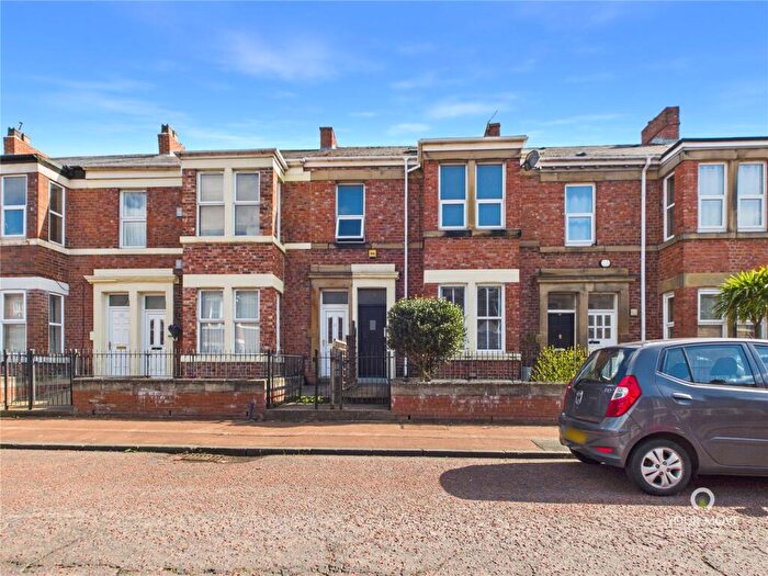 2 Bedroom Flat For Sale In Rodsley Avenue, Saltwell, Gateshead, NE8