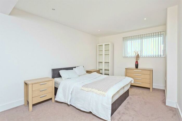 2 Bedroom Apartment For Sale In Warwick Building, Chelsea Bridge Wharf, London, SW11