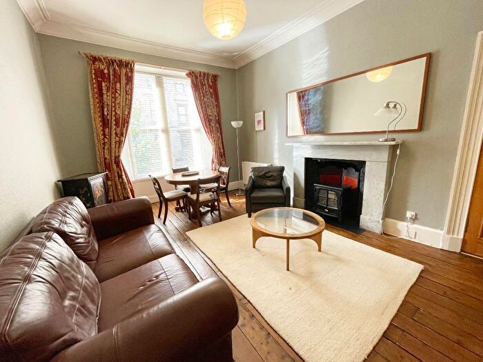 2 Bedroom Flat To Rent In Dumbarton Road, Partick, Glasgow, G11