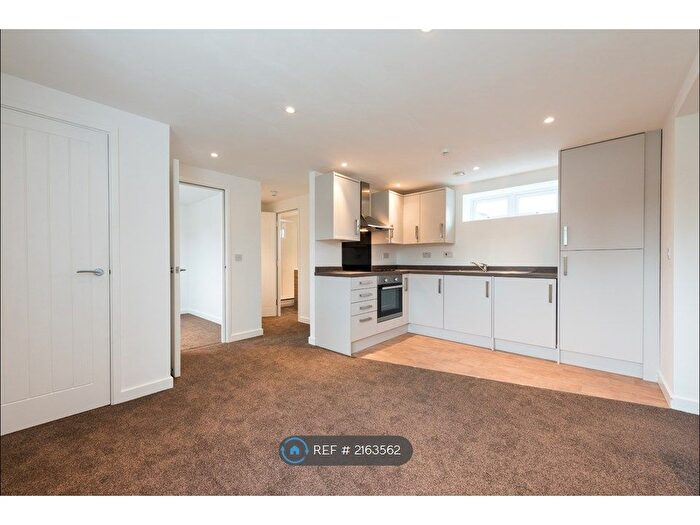 1 Bedroom Flat To Rent In Malling Road, Snodland, ME6