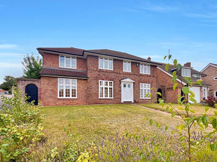5 Bedroom Detached House For Sale In Barnfield Road, Sanderstead, Surrey, CR2
