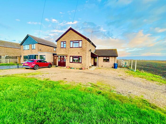 4 Bedroom Detached House For Sale In Herne Road, Ramsey, Huntingdon, PE26