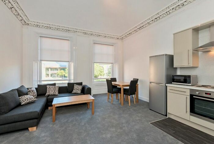 4 Bedroom Flat To Rent In Nethergate, City Centre, Dundee, DD1