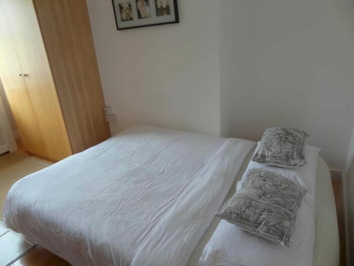 Studio To Rent In Claverton Street, Pimlico, London, SW1V