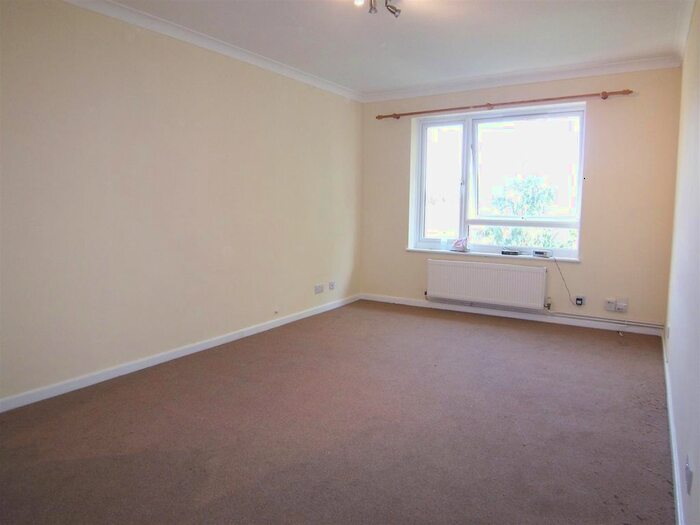 1 Bedroom Flat To Rent In Maple Road, Surbiton, KT6