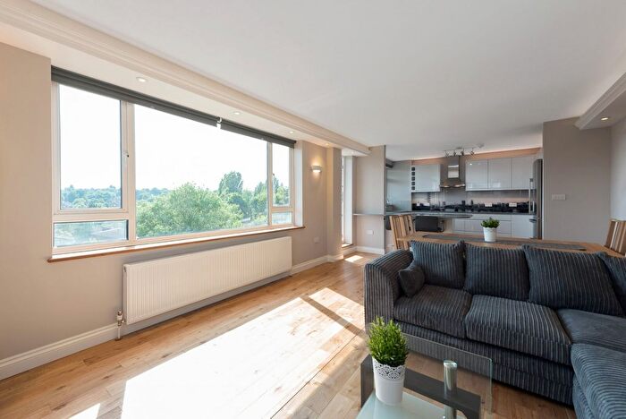 3 Bedroom Flat For Sale In Victoria Drive, Wimbledon, SW19