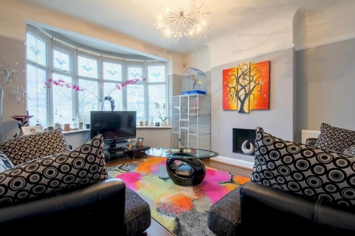4 Bedroom Semi-Detached House To Rent In Broad Walk, London SE3