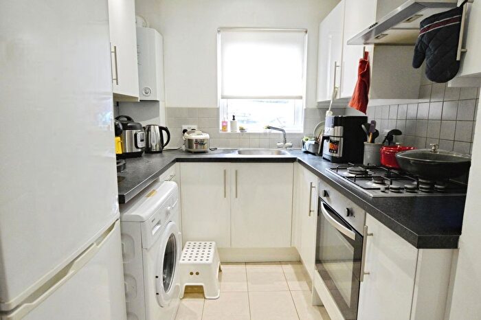 2 Bedroom Flat To Rent In Lattimore Road, St Albans, AL1