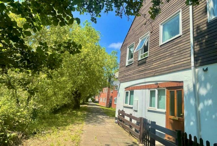 1 Bedroom Maisonette To Rent In Close To Wexham Park Hospital, SL2