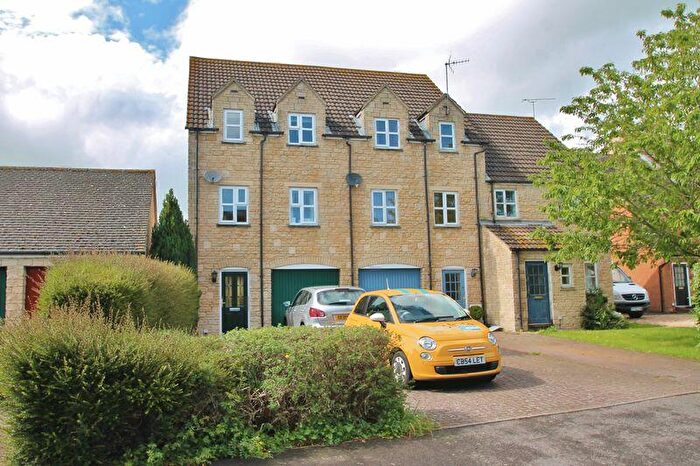 3 Bedroom Semi-Detached House To Rent In Perrinsfield, Lechlade, Gloucestershire, GL7