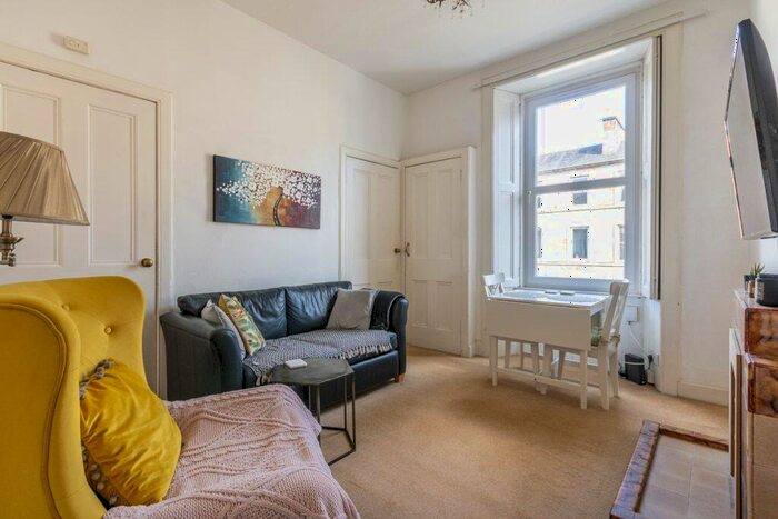 2 Bedroom Flat To Rent In L &# Panmure Place, Edinburgh, EH3
