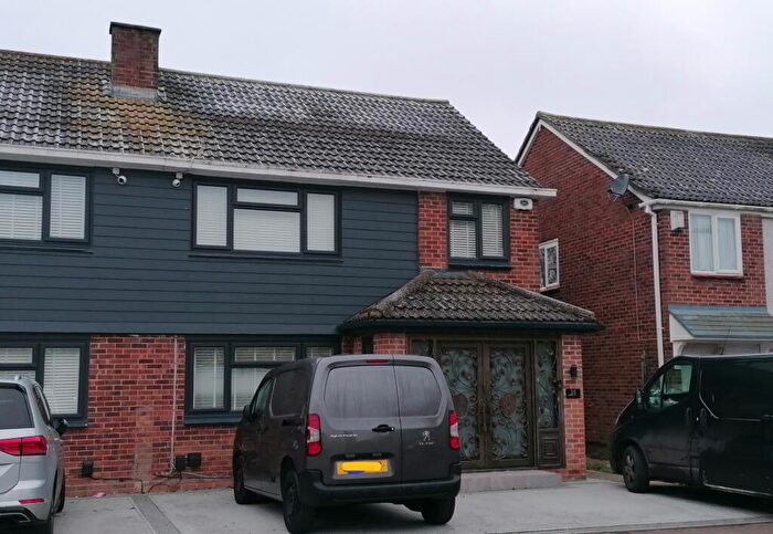 4 Bedroom Semi-Detached House To Rent In Hare Lane, Crawley, RH11